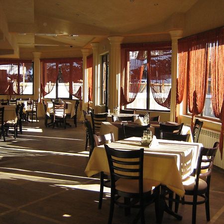 Family Hotel Yola 체페레리 외부 사진