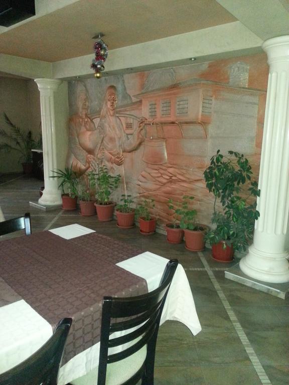Family Hotel Yola 체페레리 외부 사진