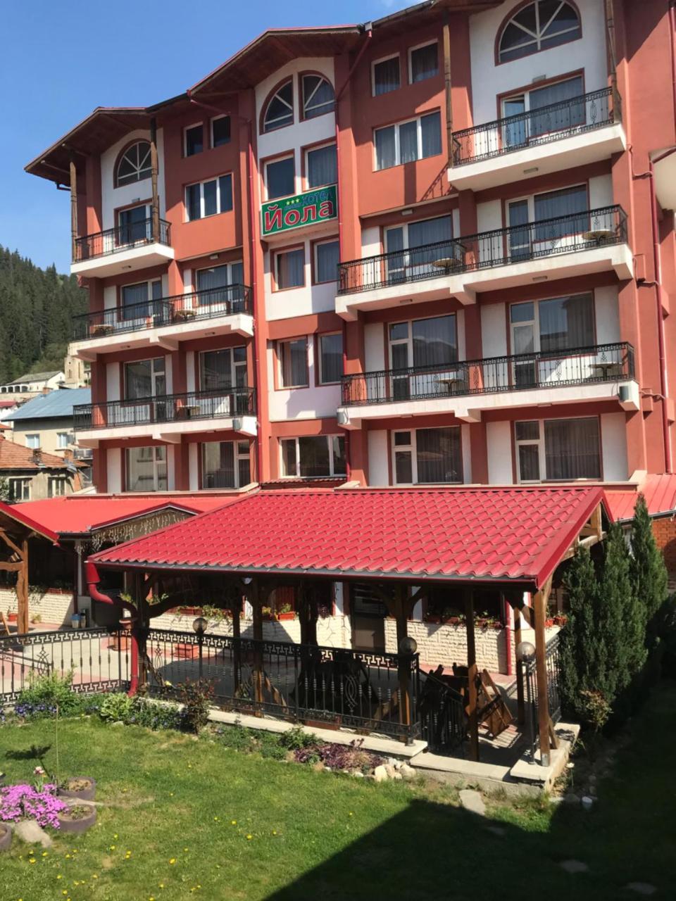 Family Hotel Yola 체페레리 외부 사진