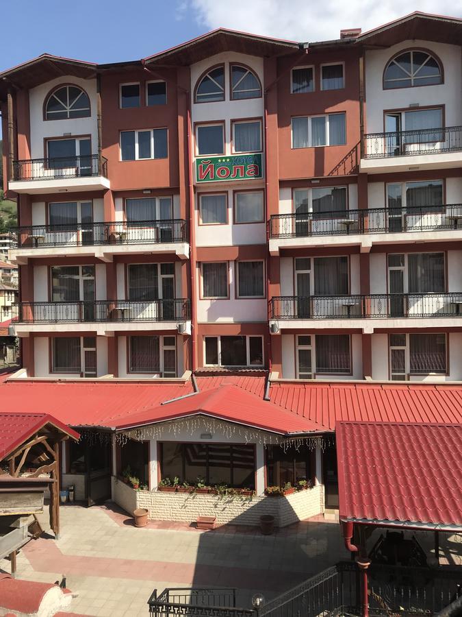 Family Hotel Yola 체페레리 외부 사진