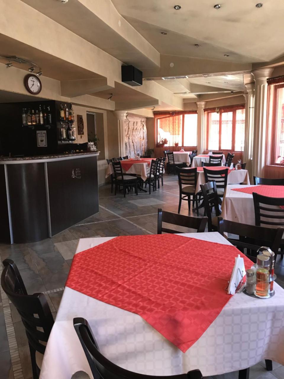 Family Hotel Yola 체페레리 외부 사진