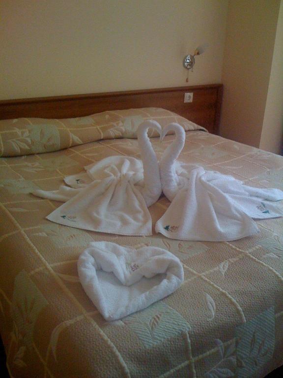 Family Hotel Yola 체페레리 외부 사진