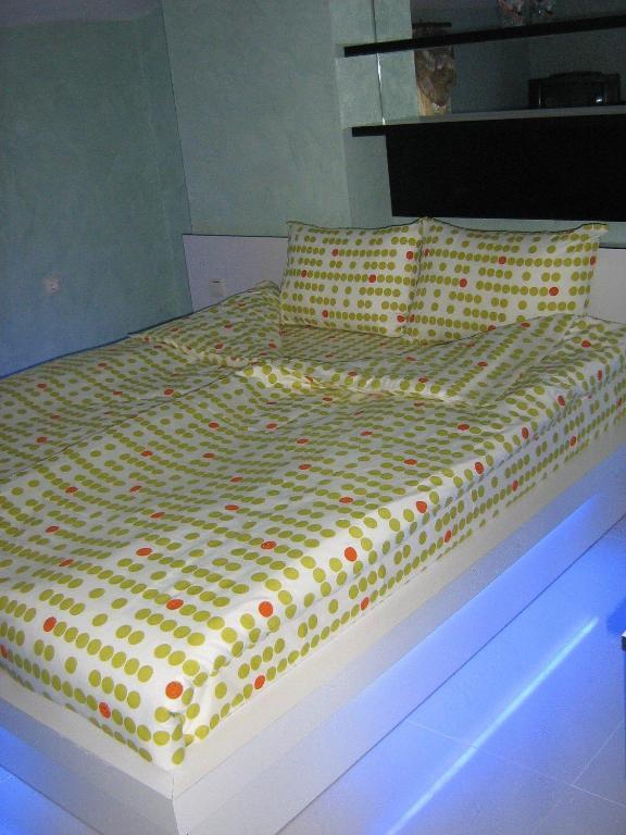 Family Hotel Yola 체페레리 외부 사진